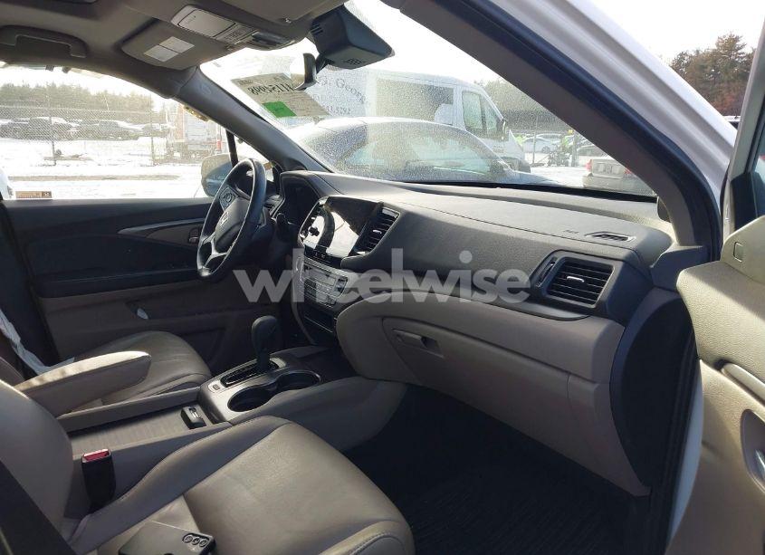 Photo 5 of 2019 Honda Pilot EX-L (VIN 5FNYF6H59KB015363)