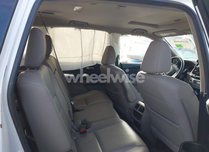 Photo 8 of 2019 Honda Pilot EX-L (VIN 5FNYF6H59KB015363)