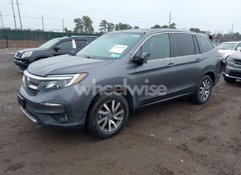Photo 2 of 2019 Honda Pilot EX-L (VIN 5FNYF6H59KB059914)
