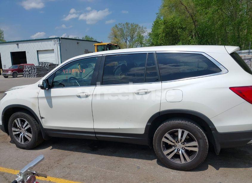 Photo 14 of 2016 Honda Pilot EX-L (VIN 5FNYF6H5XGB031126)