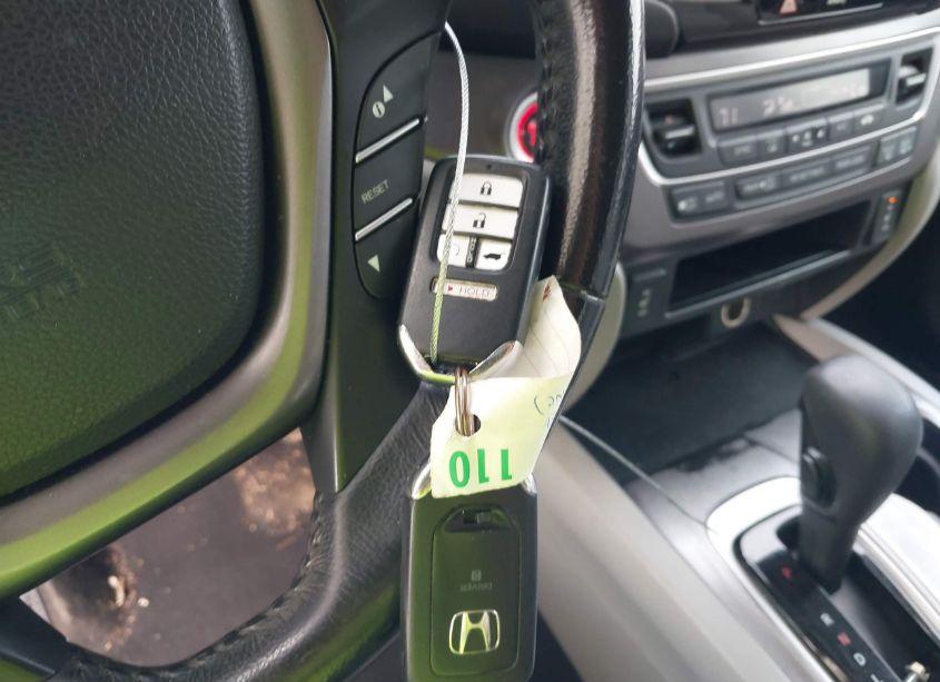 Photo 11 of 2016 Honda Pilot EX-L (VIN 5FNYF6H5XGB041137)