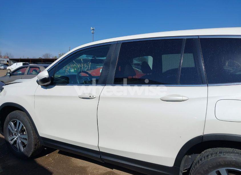 Photo 15 of 2016 Honda Pilot EX-L (VIN 5FNYF6H5XGB066295)