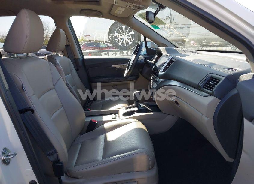 Photo 5 of 2016 Honda Pilot EX-L (VIN 5FNYF6H5XGB066295)