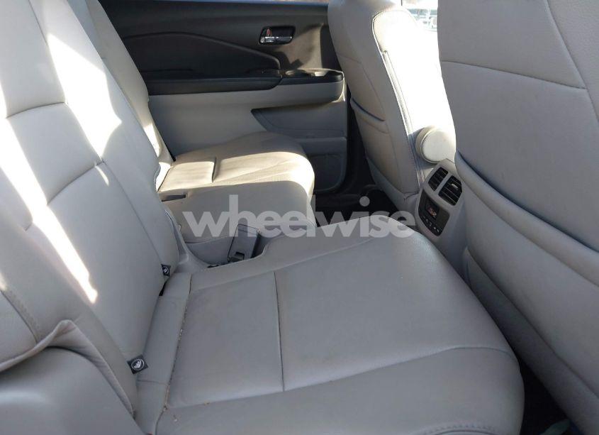 Photo 8 of 2017 Honda Pilot EX-L (VIN 5FNYF6H5XHB060272)