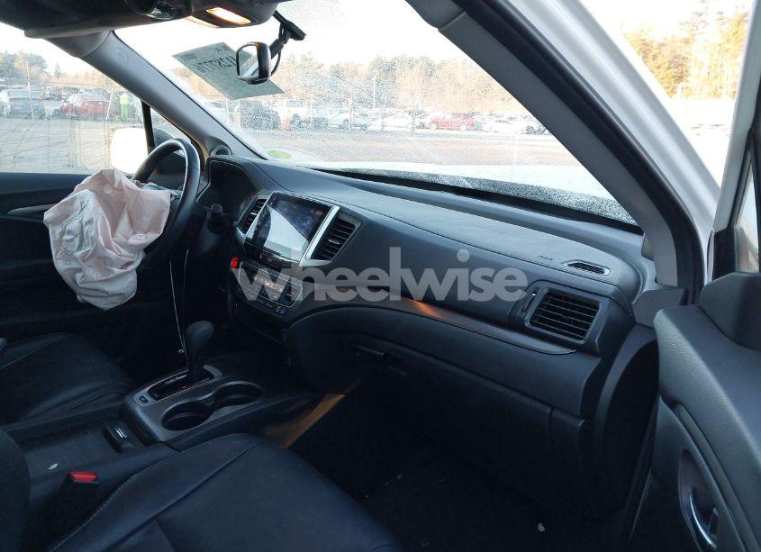 Photo 5 of 2017 Honda Pilot EX-L (VIN 5FNYF6H5XHB097676)