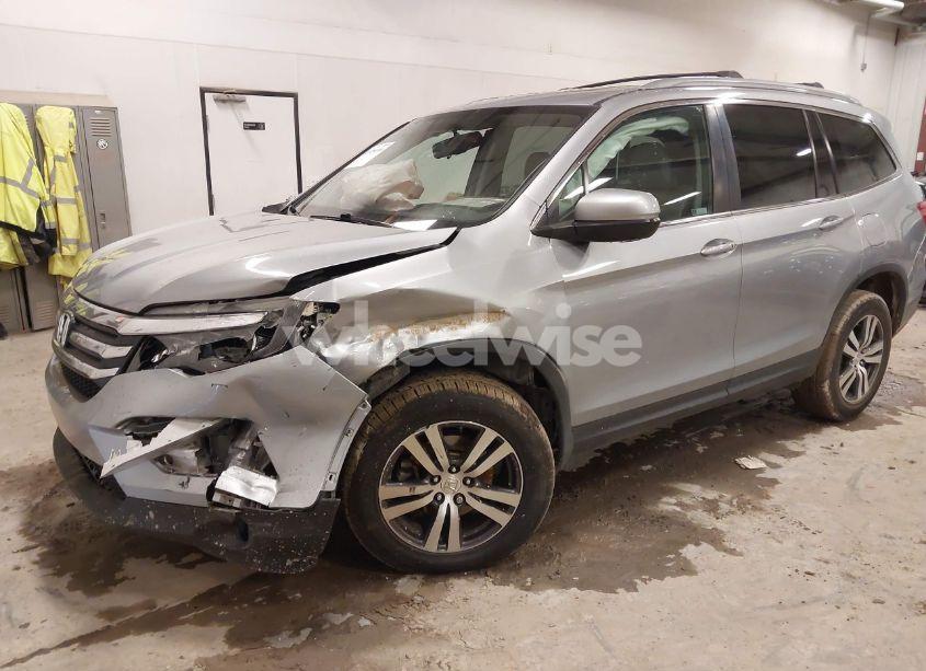 Photo 2 of 2017 Honda Pilot EX-L (VIN 5FNYF6H5XHB100978)