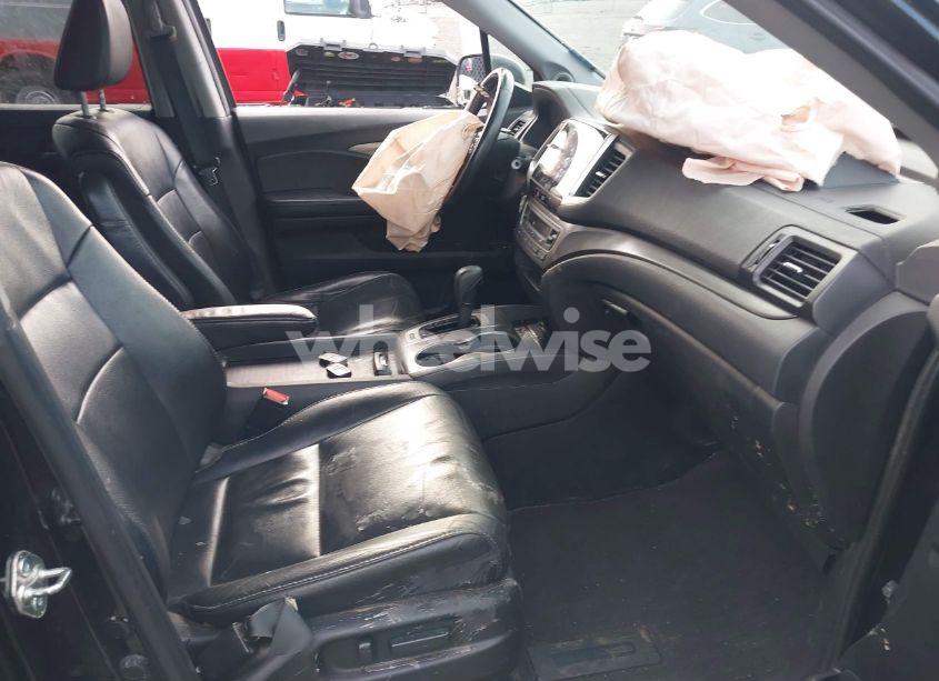 Photo 5 of 2018 Honda Pilot EX-L (VIN 5FNYF6H5XJB012888)