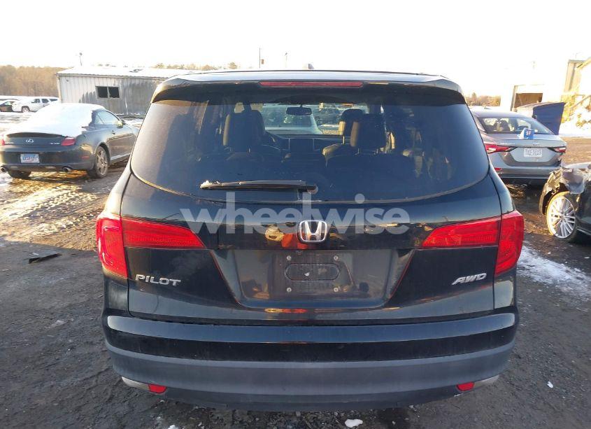 Photo 17 of 2018 Honda Pilot EX-L (VIN 5FNYF6H5XJB012910)