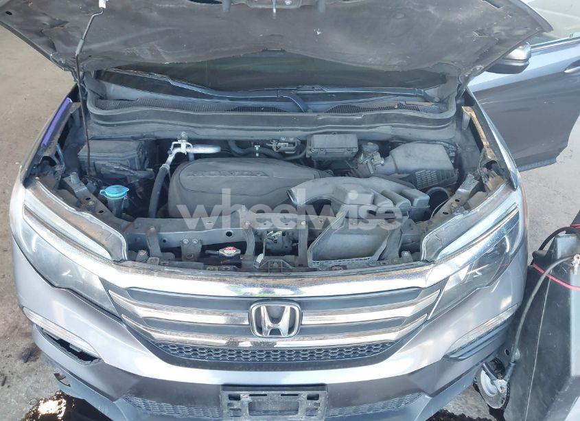 Photo 10 of 2018 Honda Pilot EX-L (VIN 5FNYF6H5XJB027942)