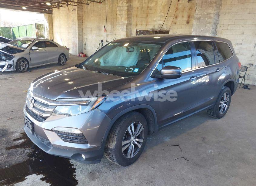 Photo 2 of 2018 Honda Pilot EX-L (VIN 5FNYF6H5XJB027942)