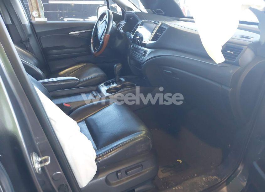 Photo 5 of 2018 Honda Pilot EX-L (VIN 5FNYF6H5XJB027942)