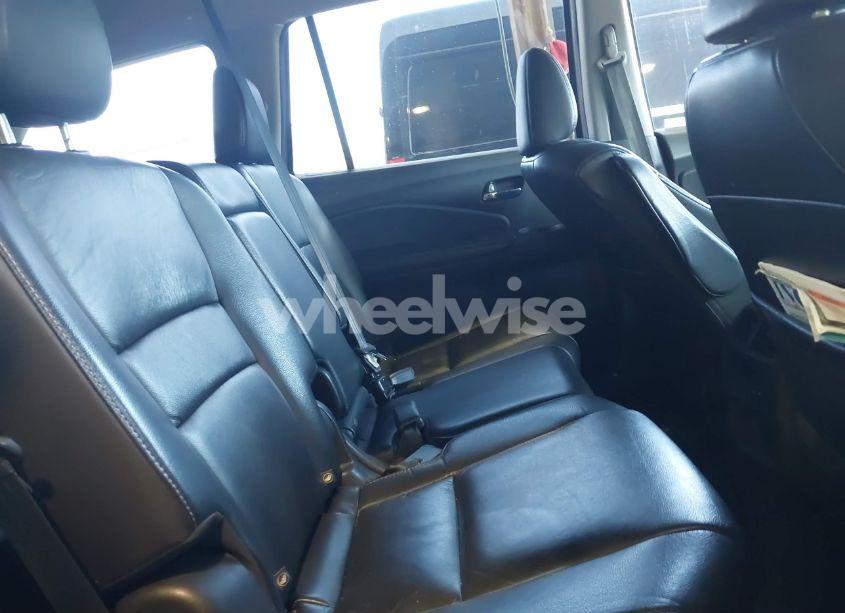 Photo 8 of 2018 Honda Pilot EX-L (VIN 5FNYF6H5XJB027942)