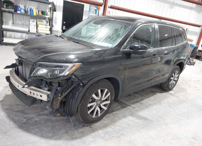 Photo 2 of 2020 Honda Pilot AWD EX-L (VIN 5FNYF6H5XLB044646)