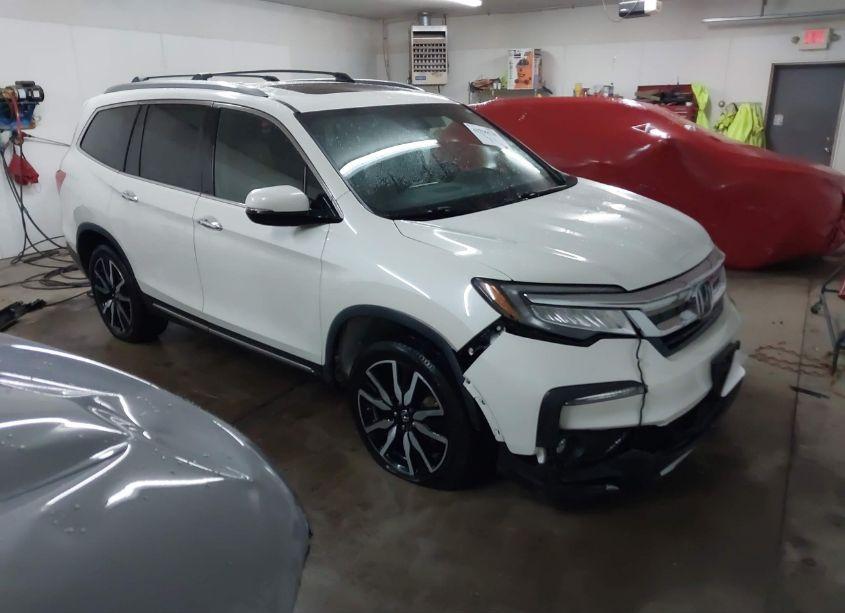 2019 Honda Pilot TOURING (VIN 5FNYF6H60KB002347) main photo