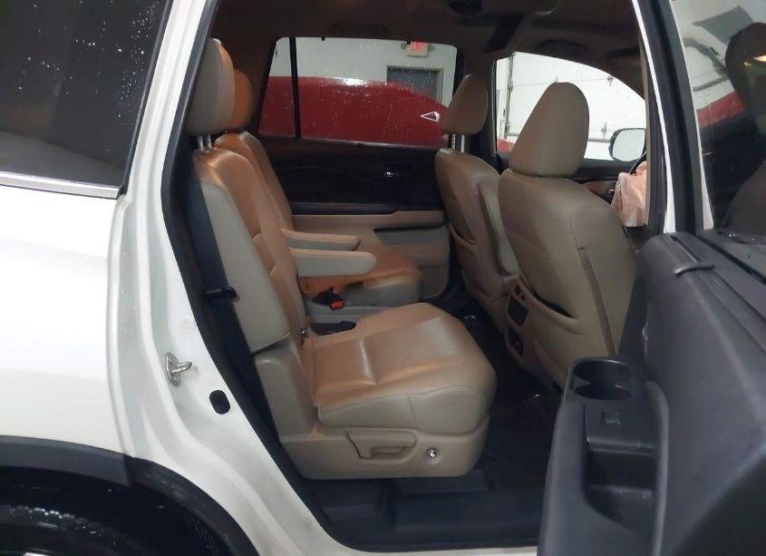 Photo 8 of 2019 Honda Pilot TOURING (VIN 5FNYF6H60KB002347)