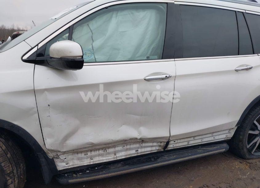 Photo 6 of 2019 Honda Pilot TOURING (VIN 5FNYF6H60KB038331)