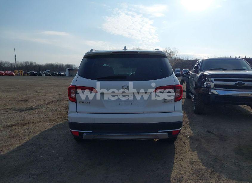 Photo 15 of 2021 Honda Pilot AWD TOURING 7 PASSENGER (VIN 5FNYF6H60MB037909)