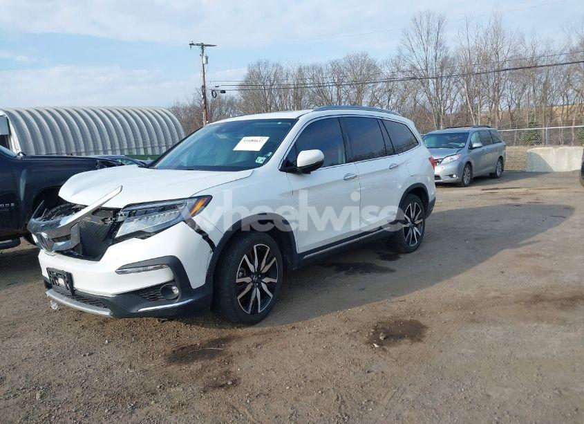 Photo 2 of 2021 Honda Pilot AWD TOURING 7 PASSENGER (VIN 5FNYF6H60MB037909)