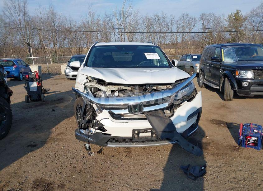 Photo 6 of 2021 Honda Pilot AWD TOURING 7 PASSENGER (VIN 5FNYF6H60MB037909)