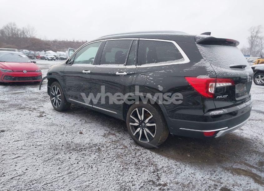Photo 3 of 2022 Honda Pilot AWD TOURING 7 PASSENGER (VIN 5FNYF6H60NB005155)