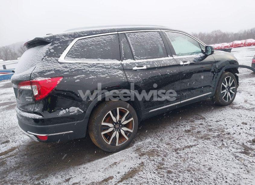 Photo 4 of 2022 Honda Pilot AWD TOURING 7 PASSENGER (VIN 5FNYF6H60NB005155)
