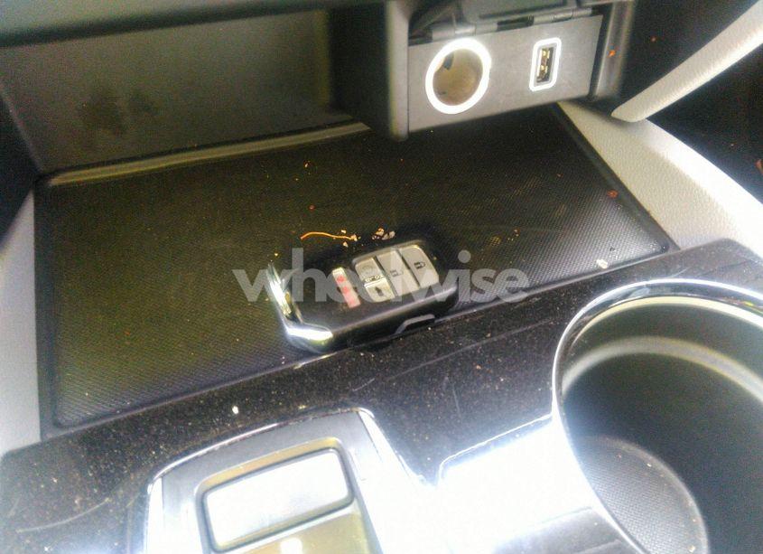 Photo 11 of 2022 Honda Pilot AWD TOURING 7 PASSENGER (VIN 5FNYF6H60NB013465)