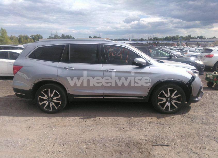 Photo 13 of 2022 Honda Pilot AWD TOURING 7 PASSENGER (VIN 5FNYF6H60NB013465)