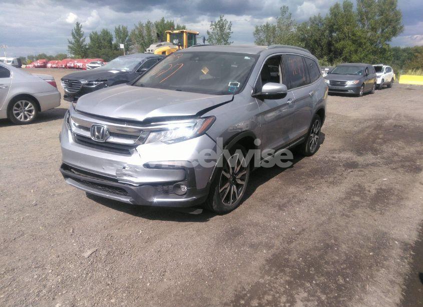 Photo 2 of 2022 Honda Pilot AWD TOURING 7 PASSENGER (VIN 5FNYF6H60NB013465)