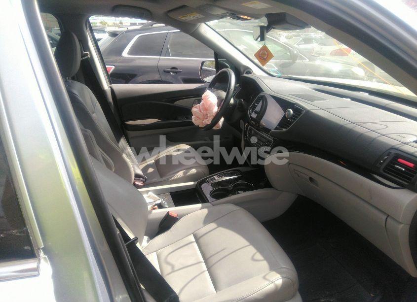 Photo 5 of 2022 Honda Pilot AWD TOURING 7 PASSENGER (VIN 5FNYF6H60NB013465)