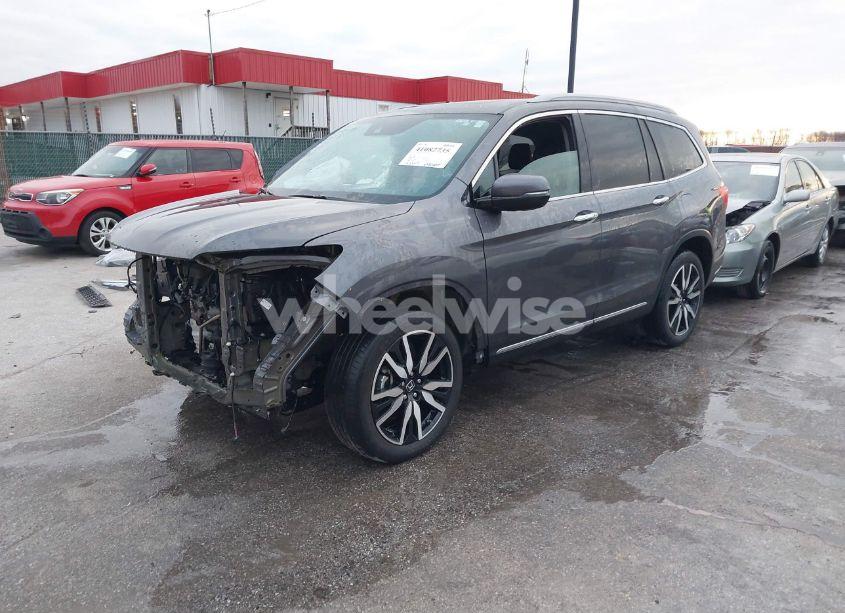 Photo 2 of 2022 Honda Pilot AWD TOURING 7 PASSENGER (VIN 5FNYF6H60NB051066)