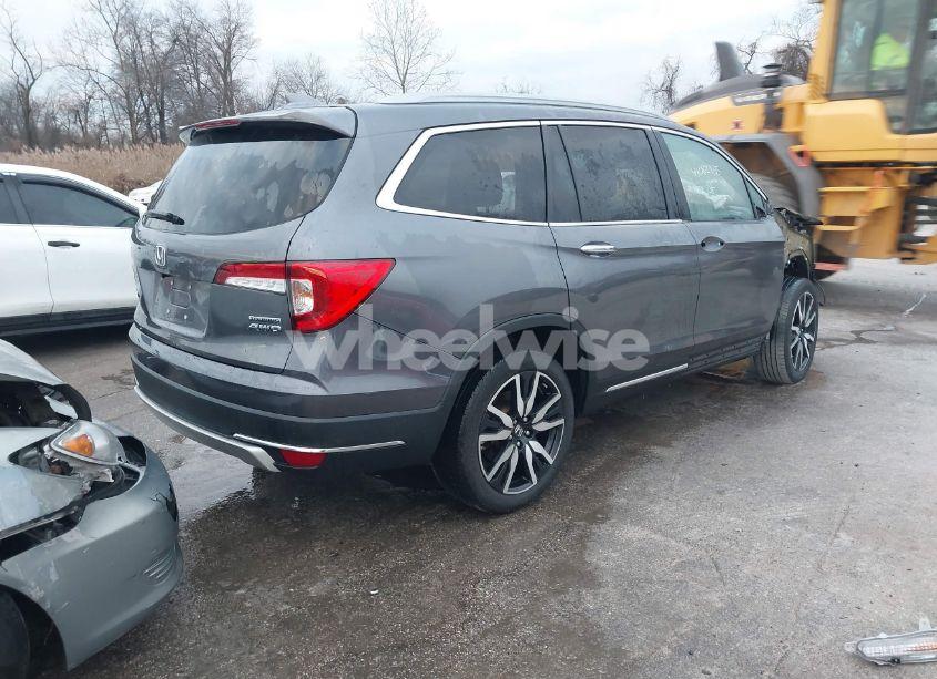 Photo 4 of 2022 Honda Pilot AWD TOURING 7 PASSENGER (VIN 5FNYF6H60NB051066)