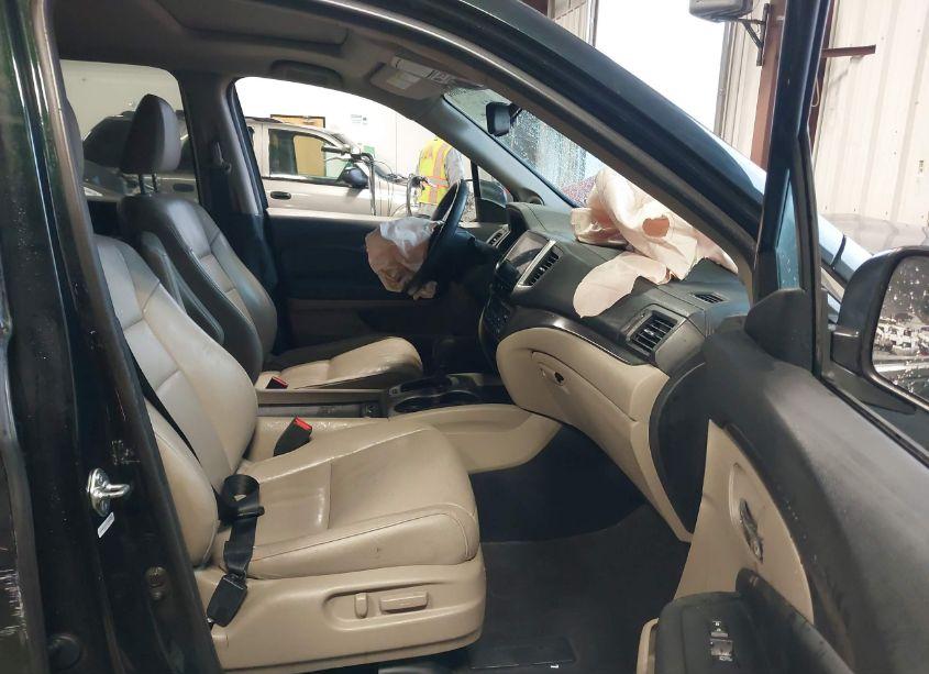 Photo 5 of 2016 Honda Pilot EX-L (VIN 5FNYF6H61GB096682)