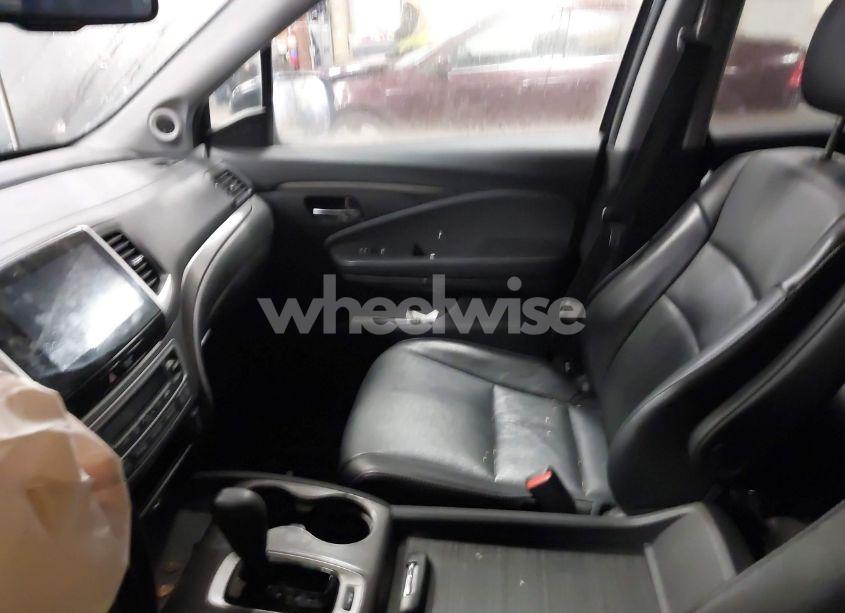 Photo 5 of 2016 Honda Pilot EX-L (VIN 5FNYF6H61GB097248)