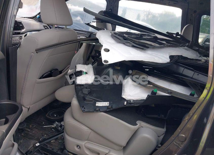 Photo 8 of 2019 Honda Pilot TOURING (VIN 5FNYF6H61KB067739)