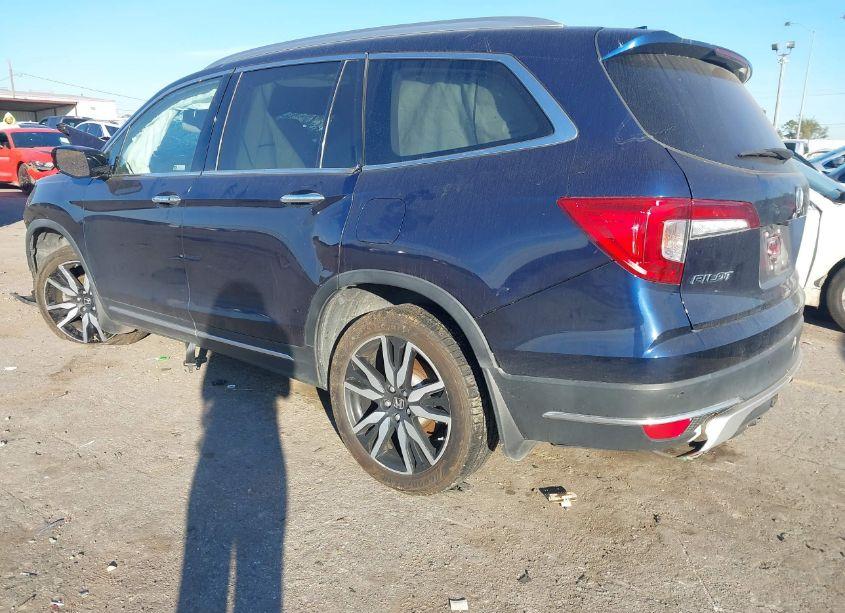 Photo 3 of 2019 Honda Pilot TOURING (VIN 5FNYF6H62KB030375)