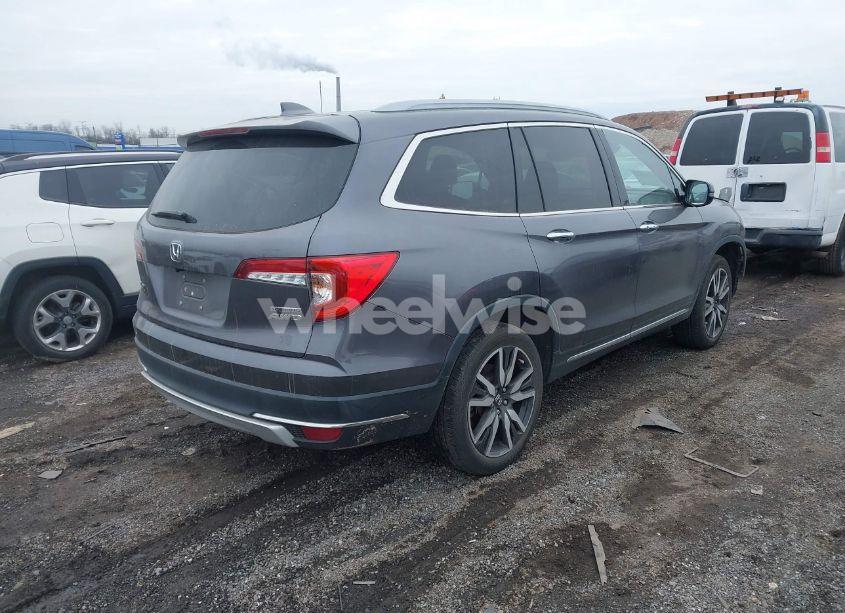 Photo 4 of 2021 Honda Pilot AWD TOURING 7 PASSENGER (VIN 5FNYF6H62MB034039)