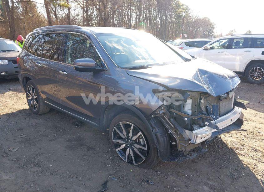 2022 Honda Pilot AWD TOURING 7 PASSENGER (VIN 5FNYF6H62NB010647) main photo