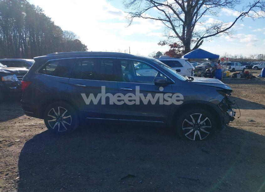 Photo 13 of 2022 Honda Pilot AWD TOURING 7 PASSENGER (VIN 5FNYF6H62NB010647)
