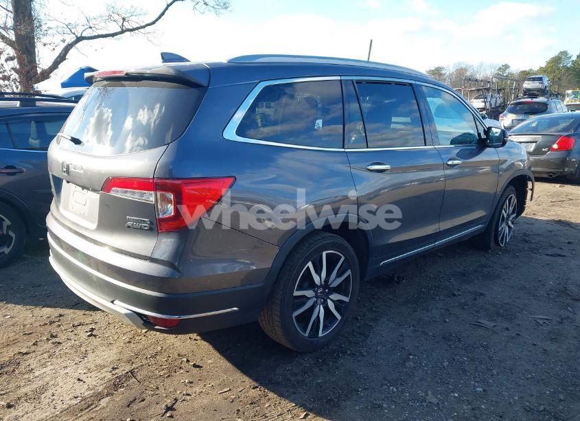 Photo 4 of 2022 Honda Pilot AWD TOURING 7 PASSENGER (VIN 5FNYF6H62NB010647)