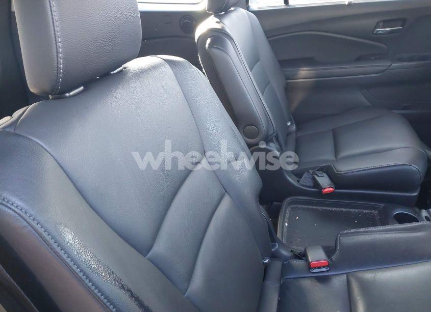 Photo 8 of 2022 Honda Pilot AWD TOURING 7 PASSENGER (VIN 5FNYF6H62NB010647)