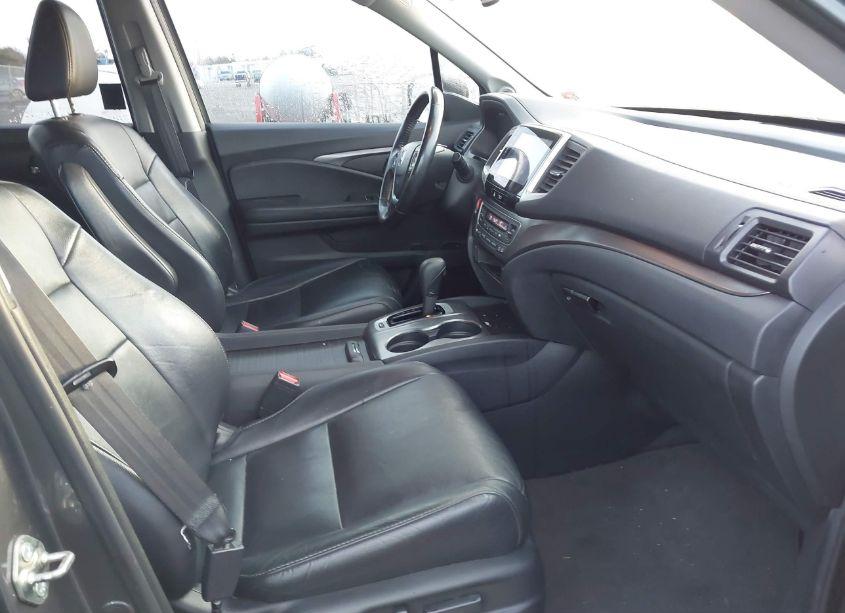 Photo 5 of 2016 Honda Pilot EX-L (VIN 5FNYF6H63GB098689)