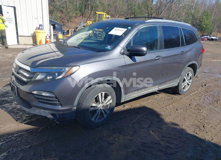 Photo 2 of 2017 Honda Pilot EX-L (VIN 5FNYF6H63HB027591)