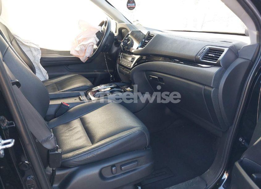 Photo 5 of 2022 Honda Pilot AWD TOURING 7 PASSENGER (VIN 5FNYF6H63NB006591)