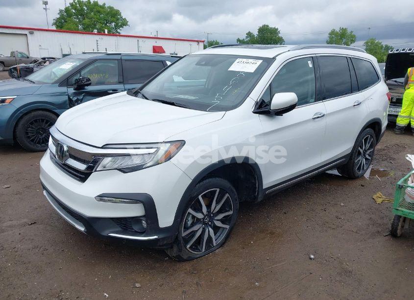 Photo 2 of 2022 Honda Pilot AWD TOURING 7 PASSENGER (VIN 5FNYF6H63NB086457)