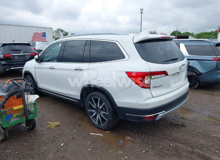 Photo 3 of 2022 Honda Pilot AWD TOURING 7 PASSENGER (VIN 5FNYF6H63NB086457)
