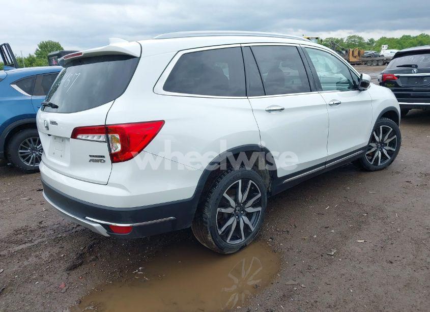Photo 4 of 2022 Honda Pilot AWD TOURING 7 PASSENGER (VIN 5FNYF6H63NB086457)