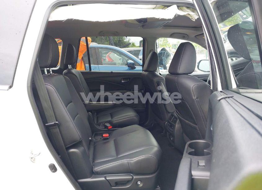 Photo 8 of 2022 Honda Pilot AWD TOURING 7 PASSENGER (VIN 5FNYF6H63NB086457)