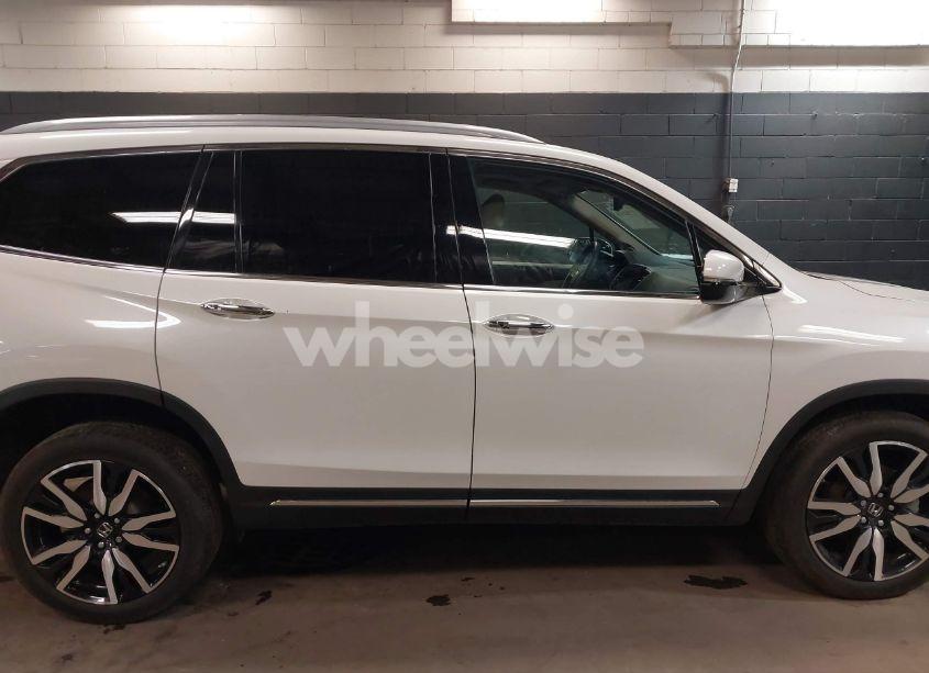 Photo 14 of 2021 Honda Pilot AWD TOURING 7 PASSENGER (VIN 5FNYF6H64MB040747)