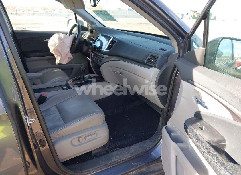 Photo 5 of 2017 Honda Pilot EX-L (VIN 5FNYF6H65HB088862)