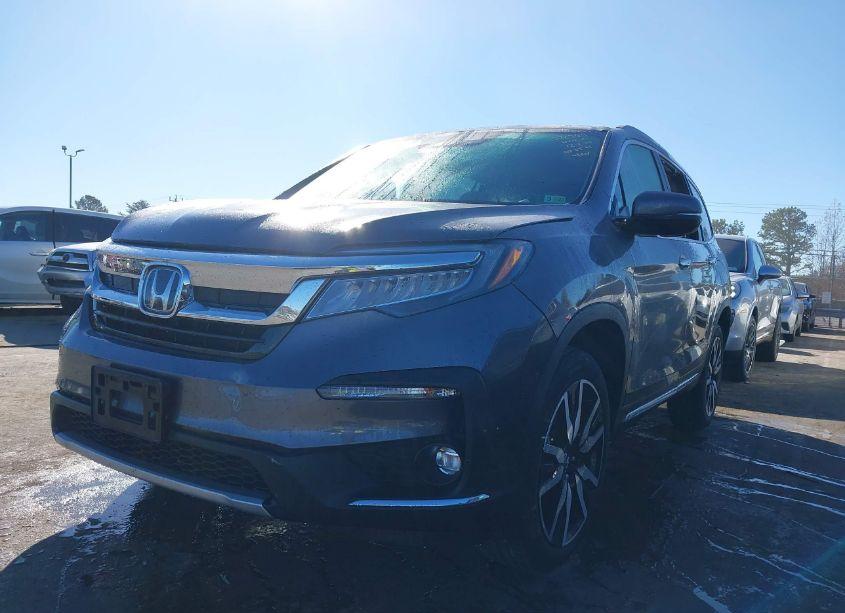 Photo 2 of 2021 Honda Pilot AWD TOURING 7 PASSENGER (VIN 5FNYF6H65MB075541)